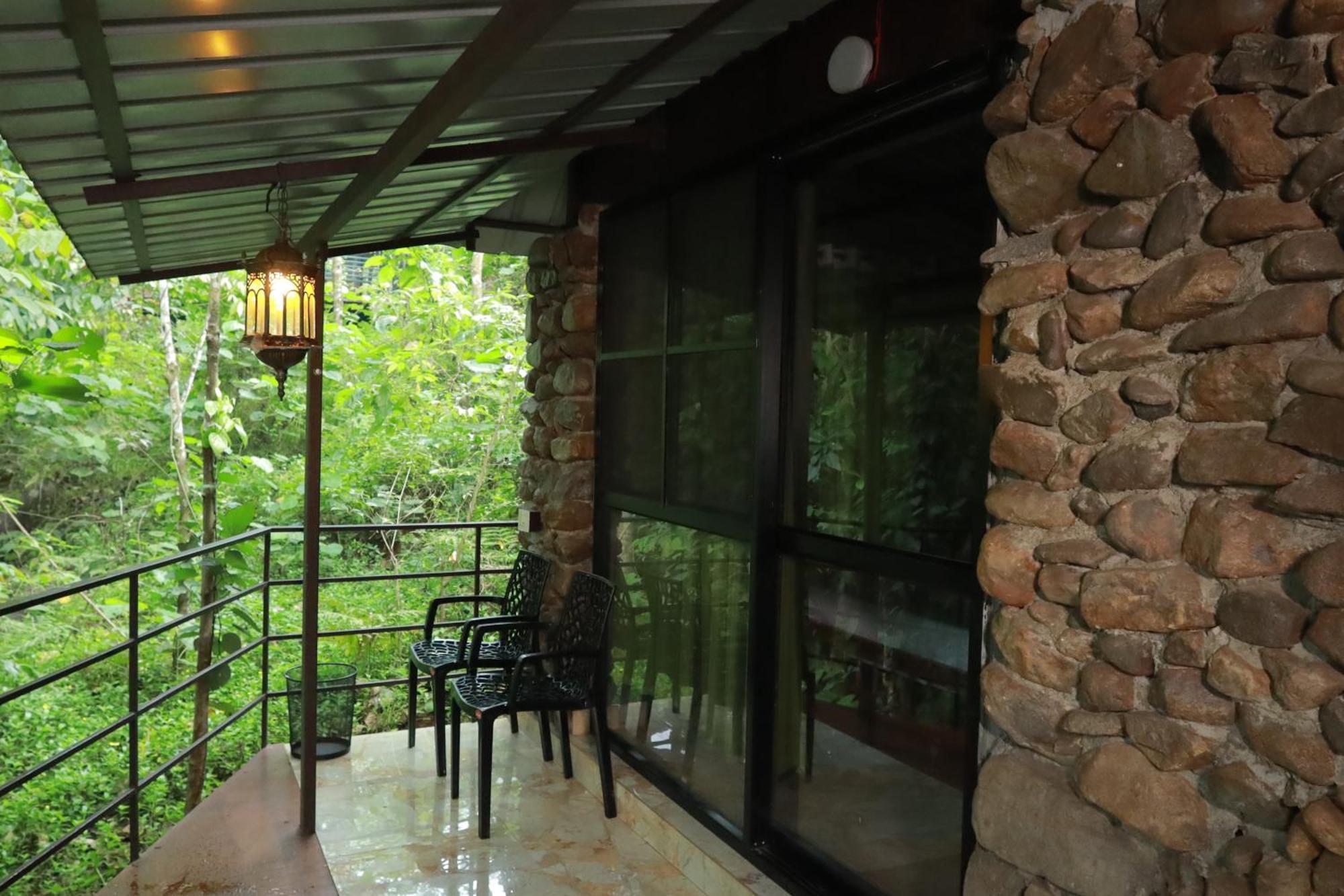 Holistic Stay Eco-Resort & Ayurvedic Retreat Paithalmala Eksteriør billede