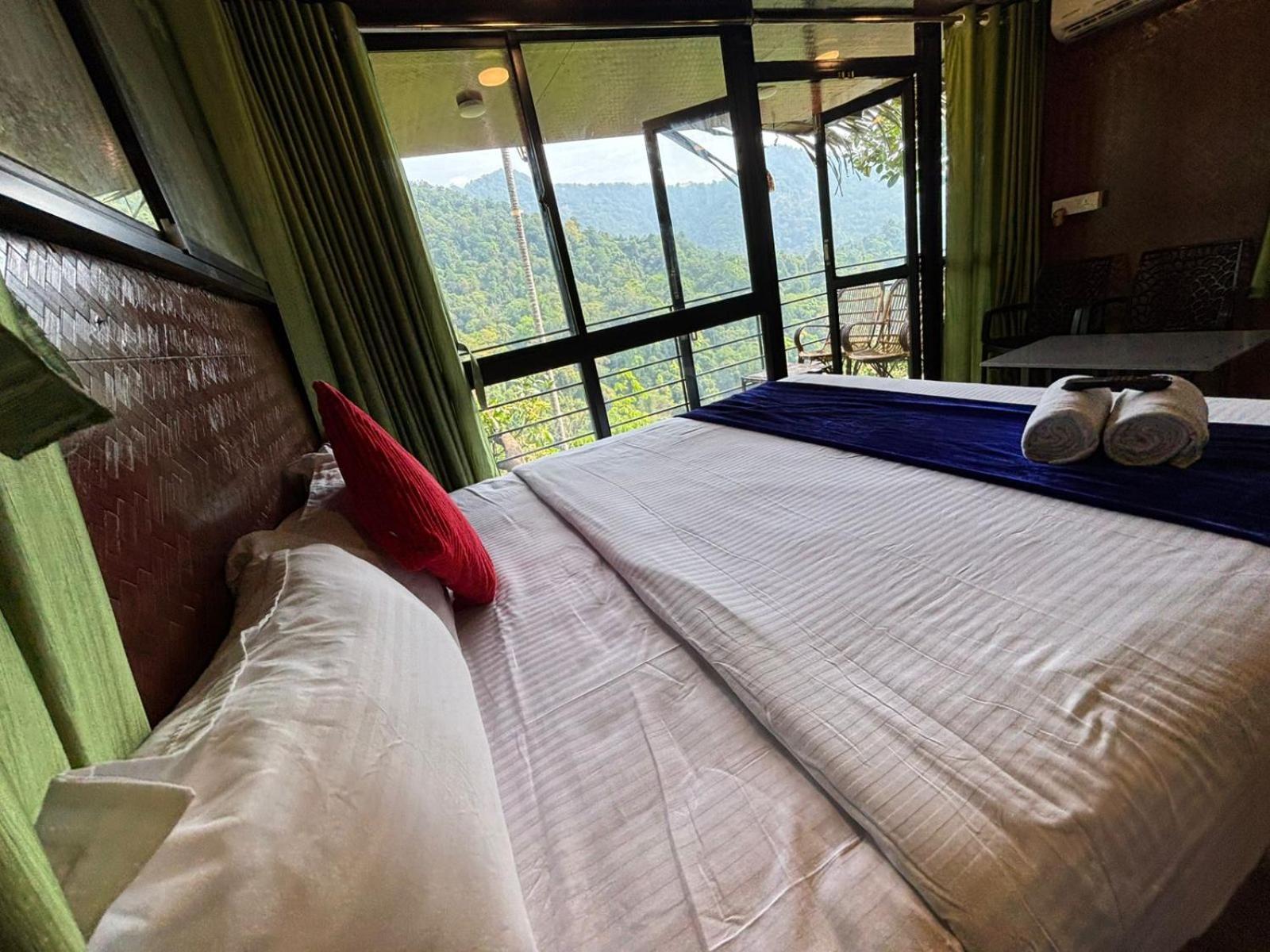 Holistic Stay Eco-Resort & Ayurvedic Retreat Paithalmala Eksteriør billede