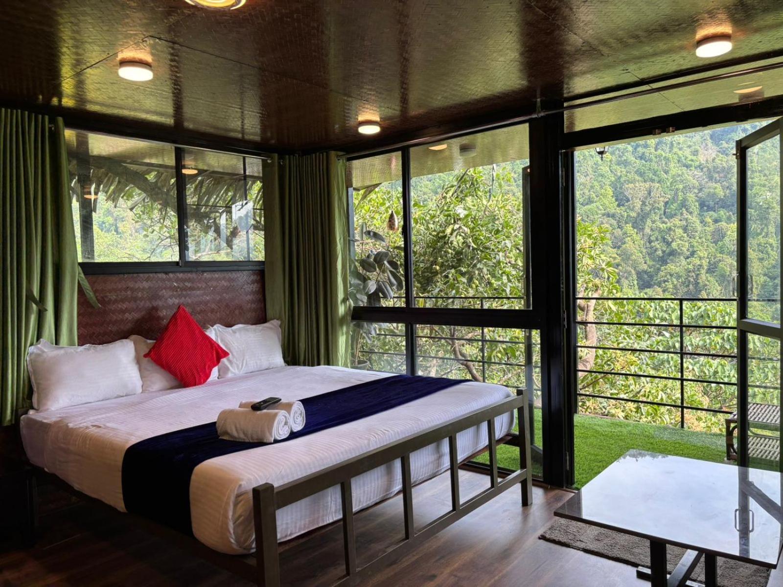 Holistic Stay Eco-Resort & Ayurvedic Retreat Paithalmala Eksteriør billede